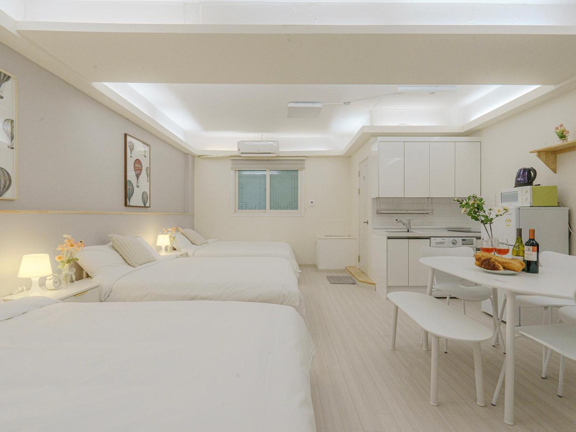 Dk House *